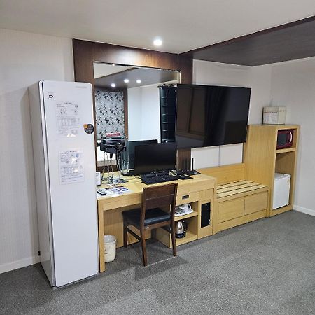 Symphony Hotel Suwon Bagian luar foto
