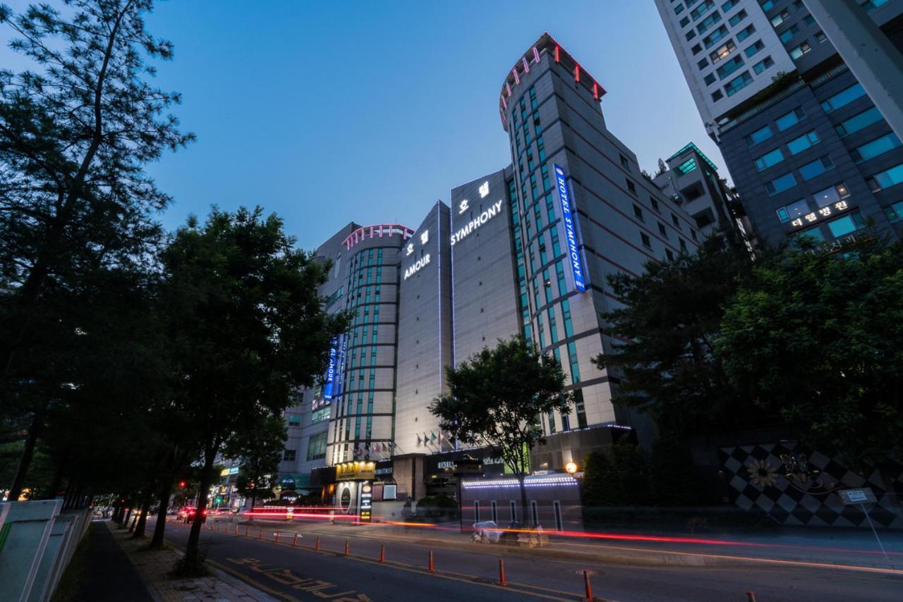 Symphony Hotel Suwon Bagian luar foto