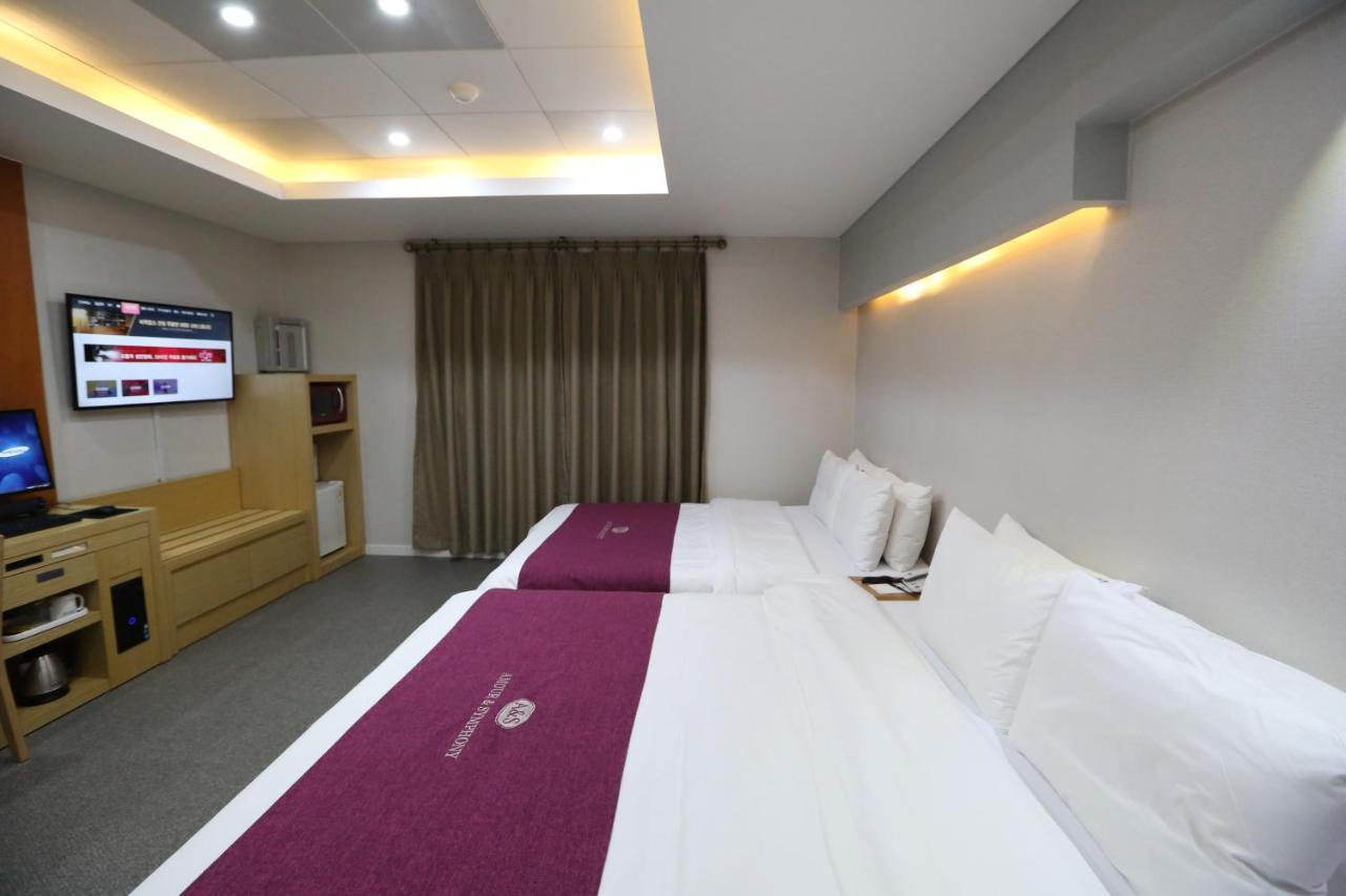 Symphony Hotel Suwon Bagian luar foto