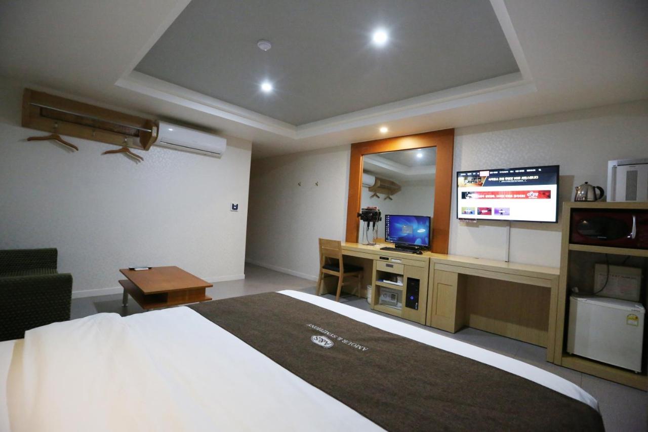 Symphony Hotel Suwon Bagian luar foto
