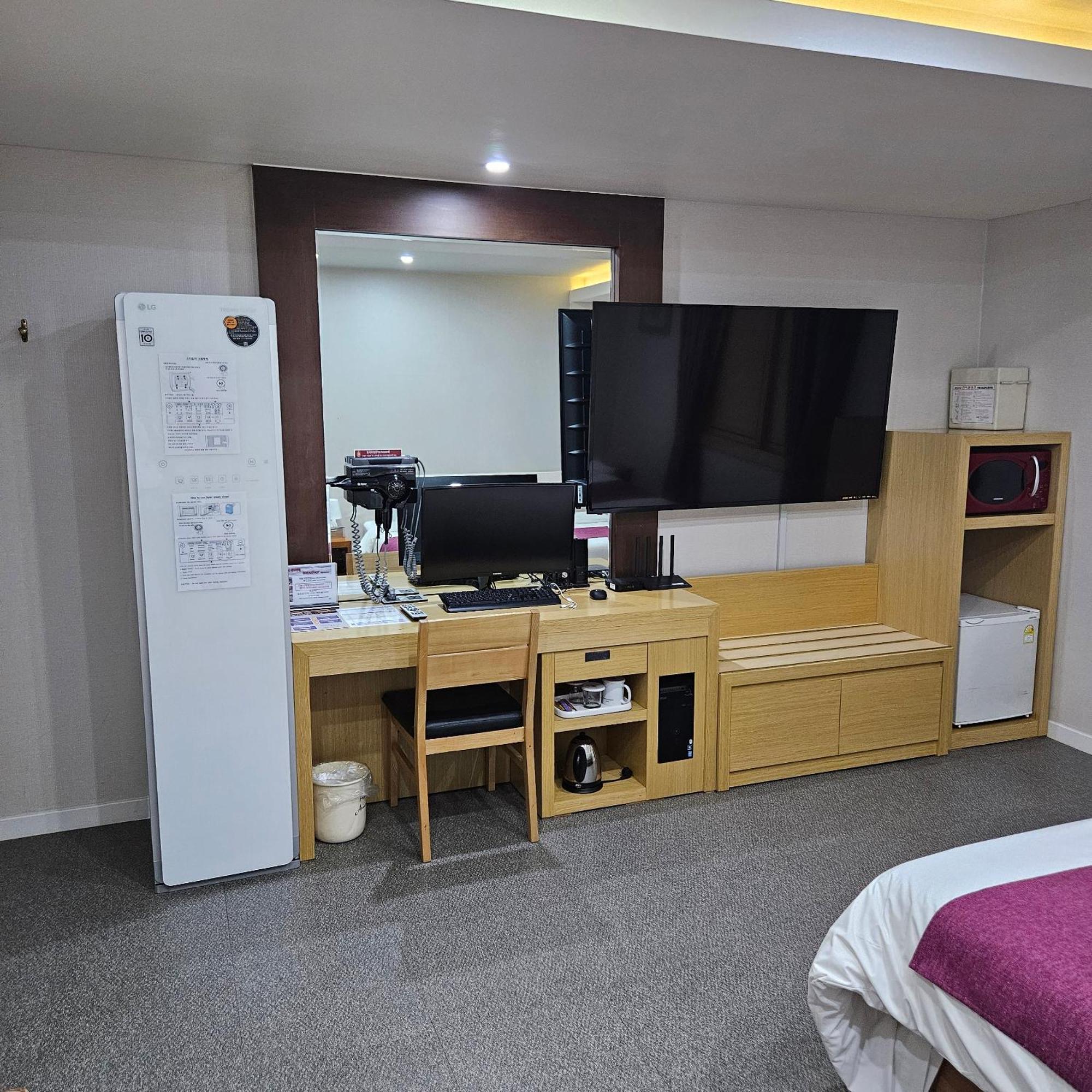 Symphony Hotel Suwon Bagian luar foto