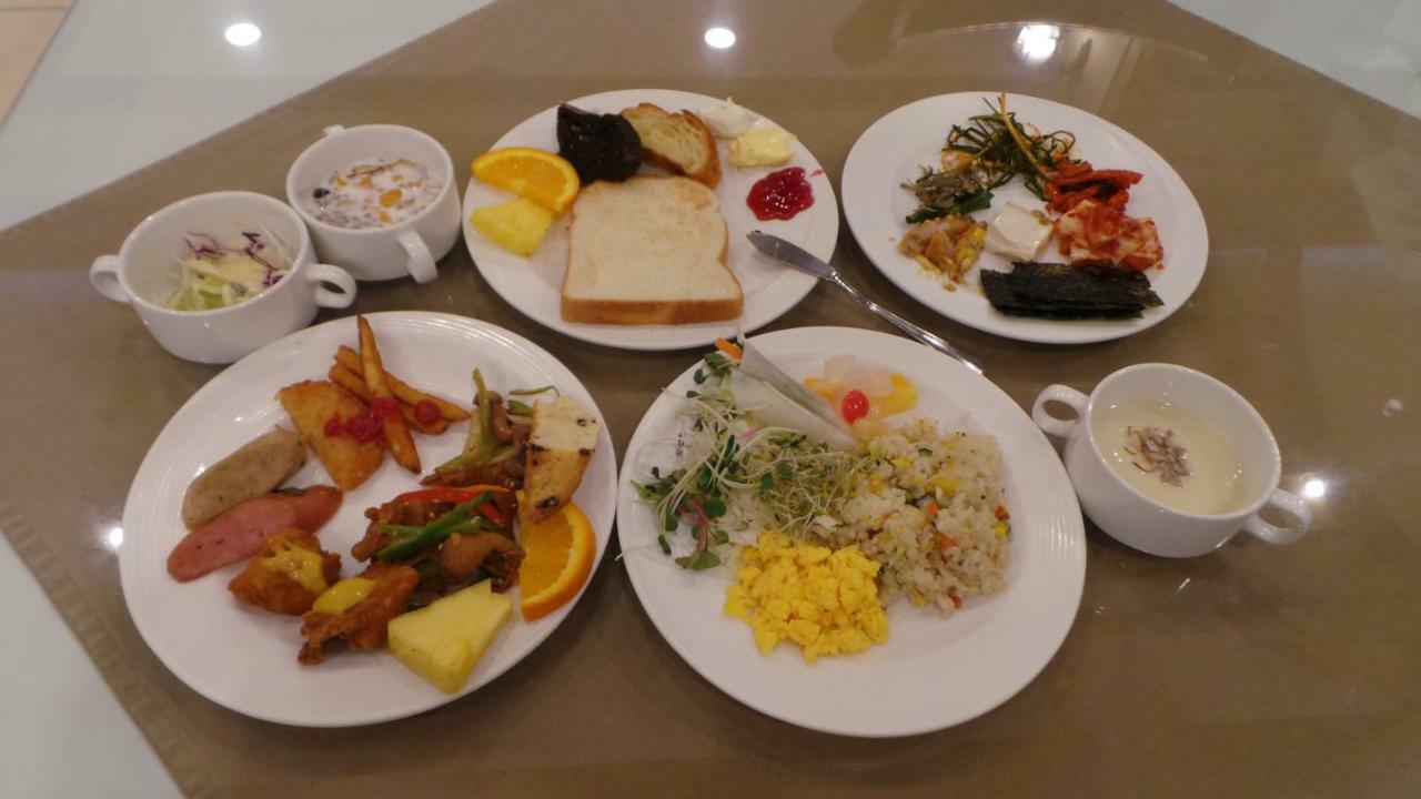 Symphony Hotel Suwon Bagian luar foto