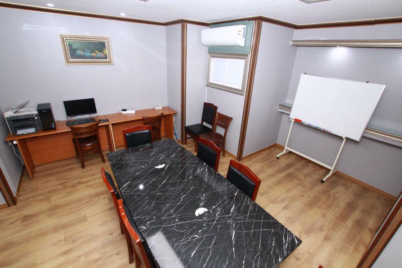 Symphony Hotel Suwon Bagian luar foto