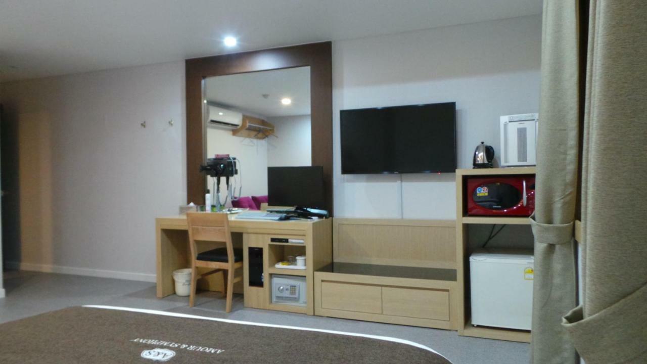 Symphony Hotel Suwon Bagian luar foto