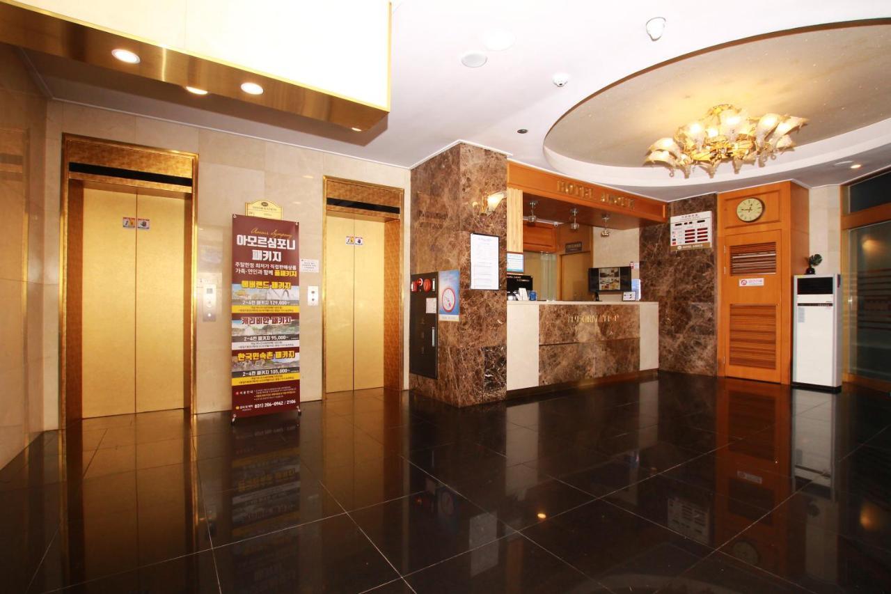 Symphony Hotel Suwon Bagian luar foto